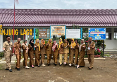 Foto Guru dan Pengawas Ujian 